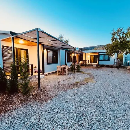 Dorf Life Palamutbuekue * Datca